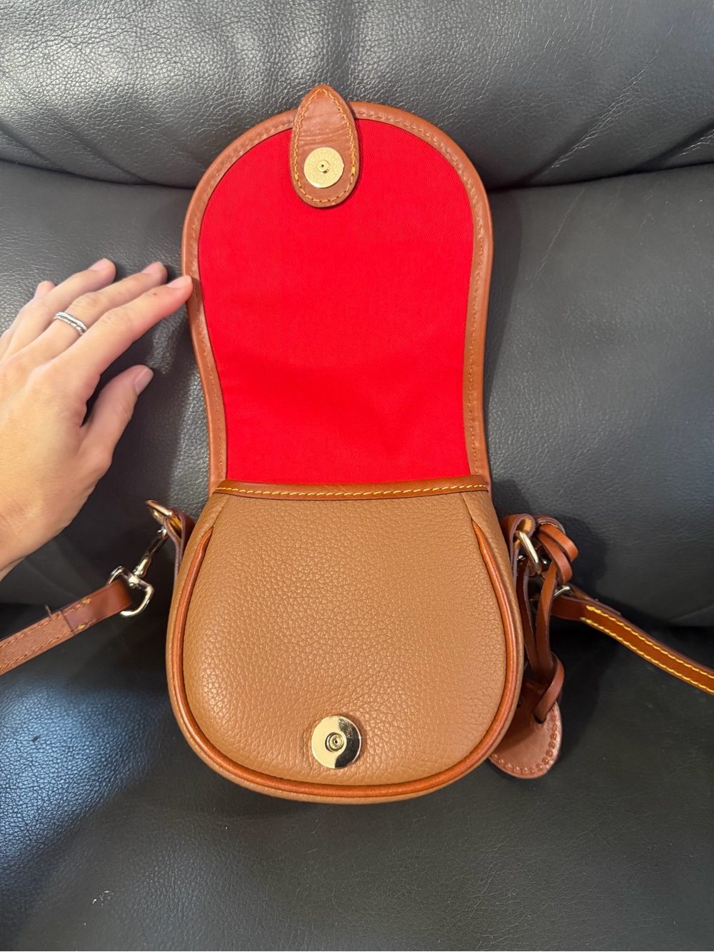 Dooney & Bourke Big Duck Brown Pebbled Leather Crossbody Saddle Bag - Picture 6 of 8